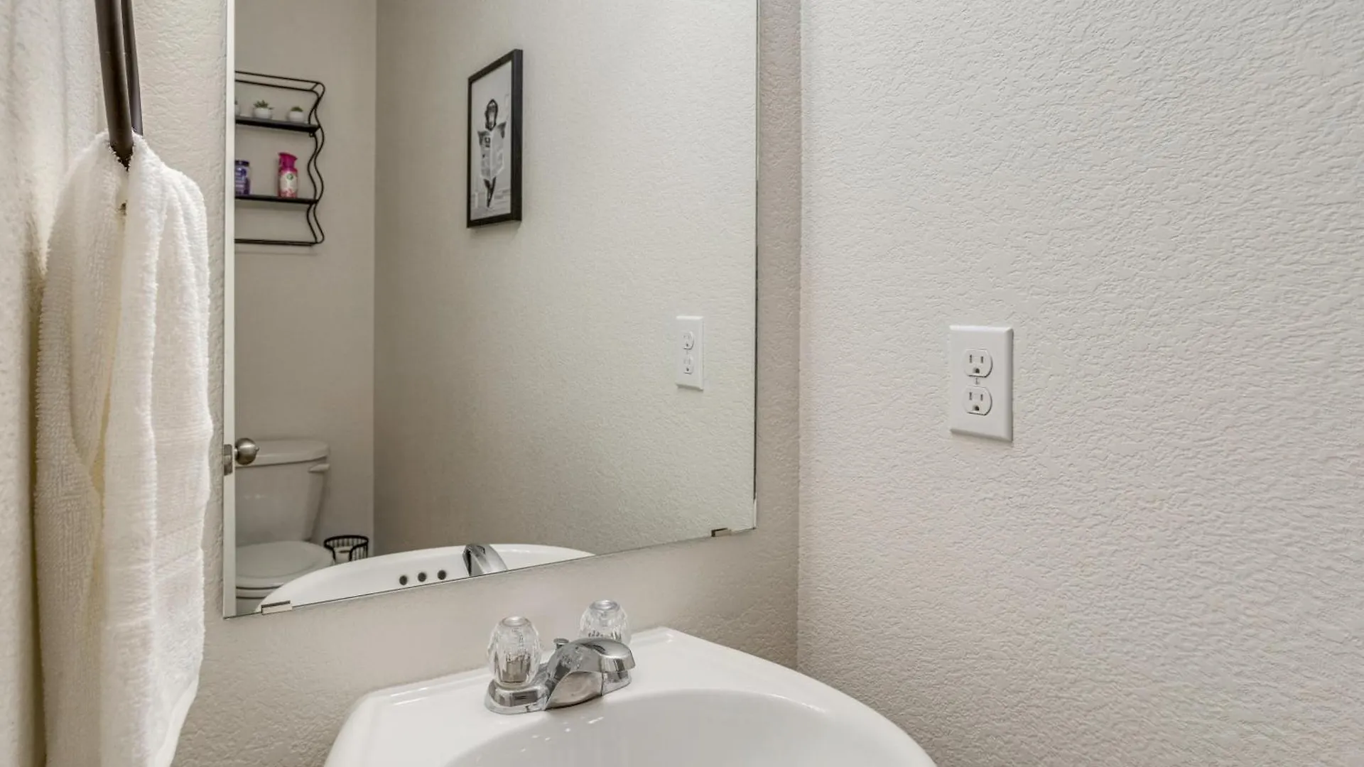 Inviting Denver Home With Yard About 6 Mi To Airport! Aurora